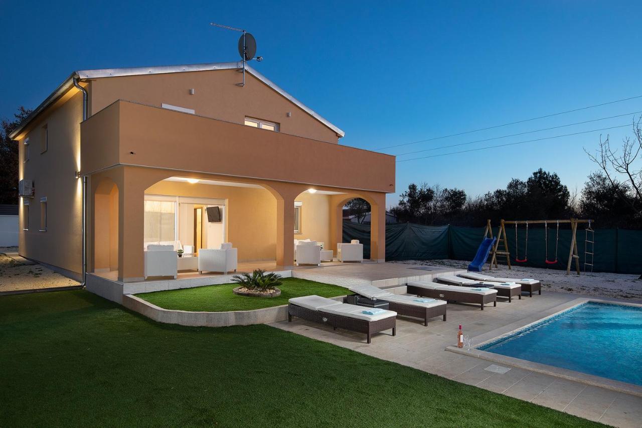 Villa Suhalj ميدولين المظهر الخارجي الصورة